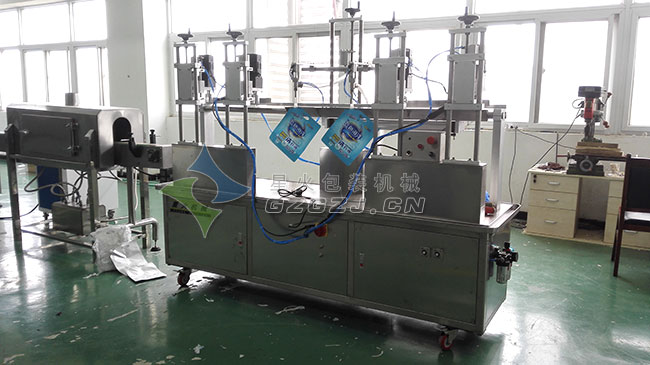 沙司番茄醬包裝機(自立袋、吸嘴袋)整機展示